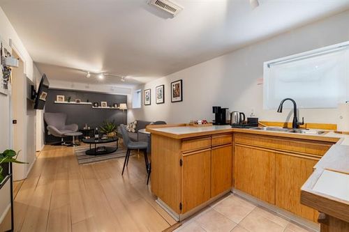 14 at 4343 W 11th Avenue, Point Grey, Vancouver West