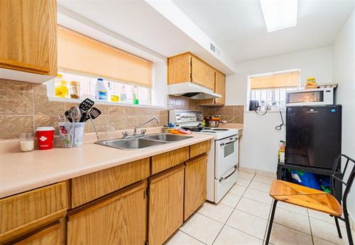 10 at 3687 E 26th Avenue, Renfrew Heights, Vancouver East
