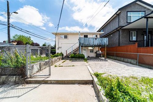 15 at 3687 E 26th Avenue, Renfrew Heights, Vancouver East