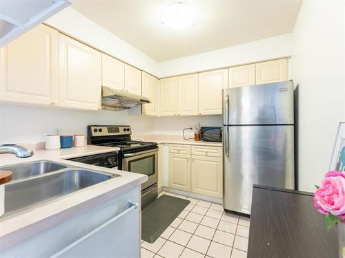 7 at 304 - 7011 Blundell Road, Brighouse South, Richmond