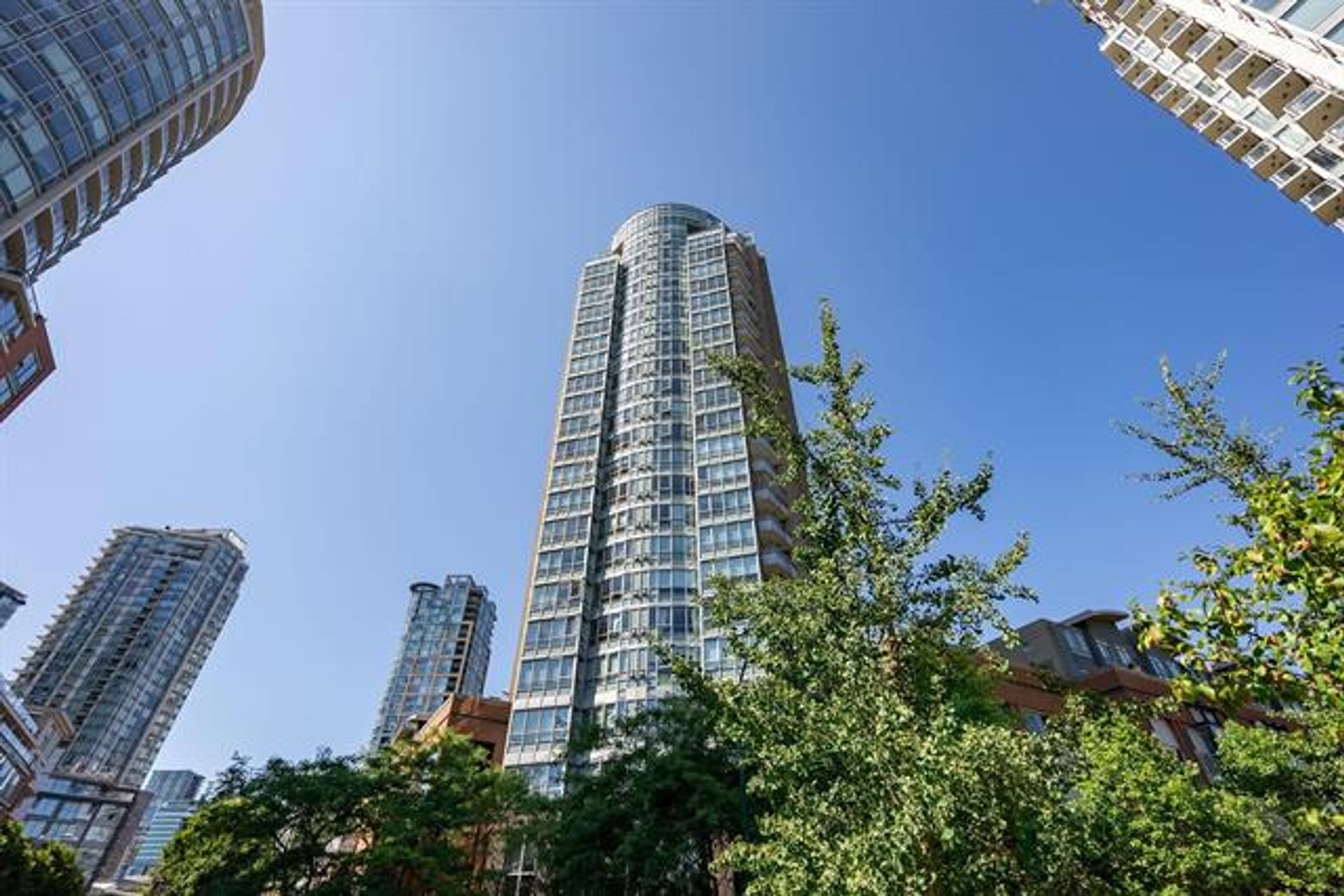 2008 - 63 Keefer Place 