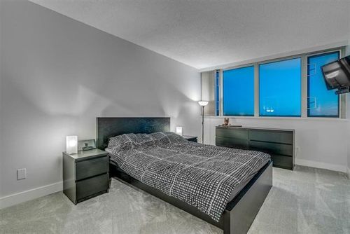 10 at 701 - 3920 Hastings Street, Vancouver Heights, Burnaby North