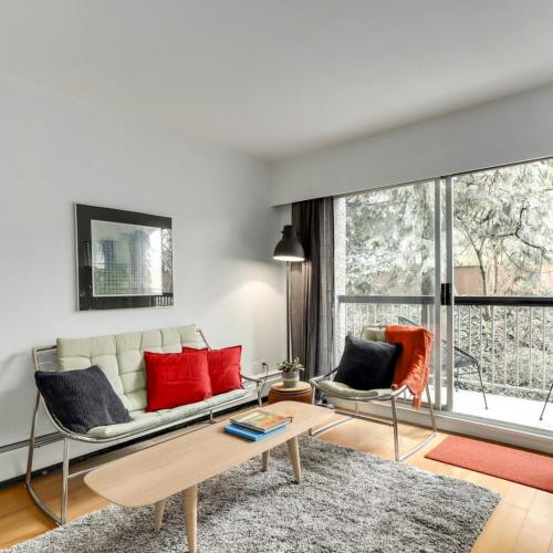 Pacific Terraces features