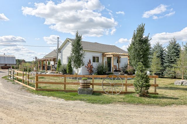 img_4269_100 at 1 Etonia Road, Brant