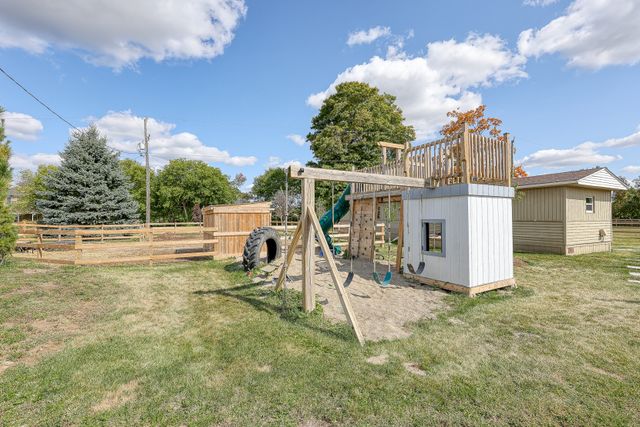 img_4374_134 at 1 Etonia Road, Brant