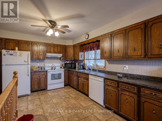 936549-blenheim-road-blandford-blenheim-bright-32 at 936549 Blenheim Road, Blandford-Blenheim (Bright)