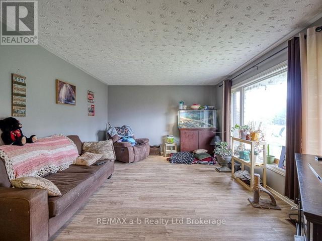936549-blenheim-road-blandford-blenheim-bright-33 at 936549 Blenheim Road, Blandford-Blenheim (Bright) 936549-blenheim-road-blandford-blenheim-bright-33 at 936549 Blenheim Road, Blandford-Blenheim (Bright)