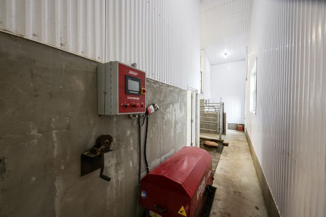 img_4820_151-27 at 1011 Bornish Drive Parkhill