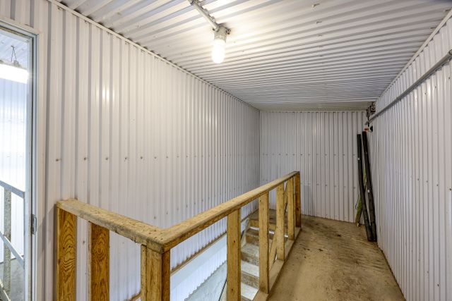 img_4872_168-37 at 1011 Bornish Drive Parkhill