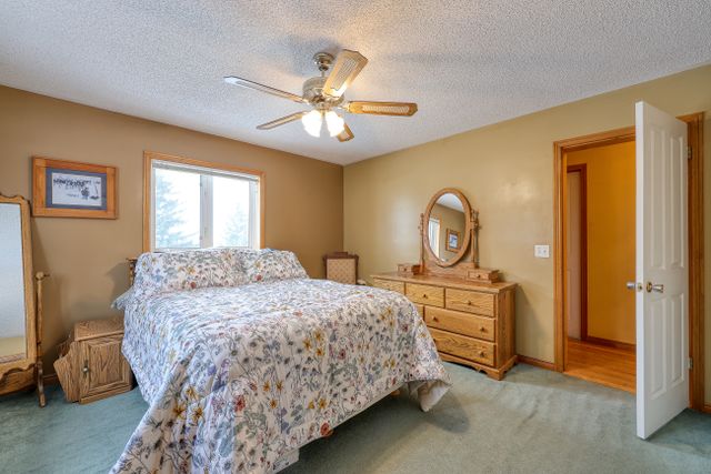 img_5119_246-88 at 1011 Bornish Drive Parkhill