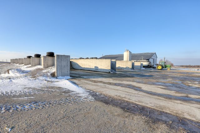 img_5207_265-107 at 1011 Bornish Drive Parkhill