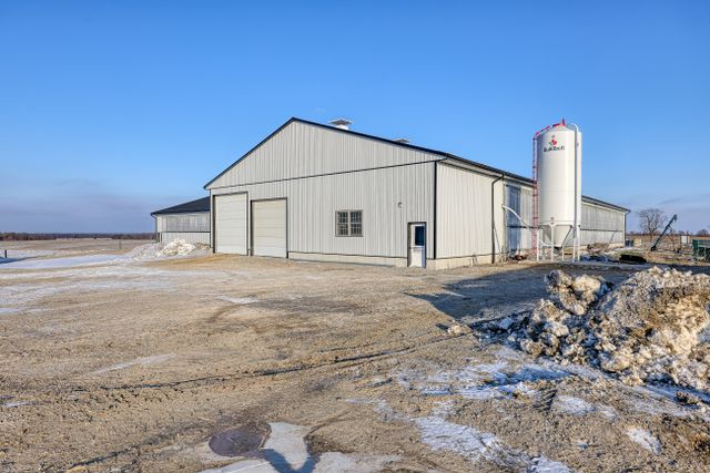 img_5225_271-113 at 1011 Bornish Drive Parkhill