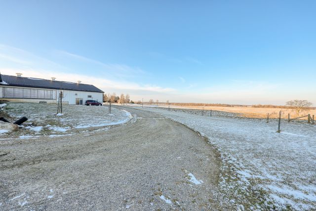 img_5462_350-175 at 1011 Bornish Drive Parkhill