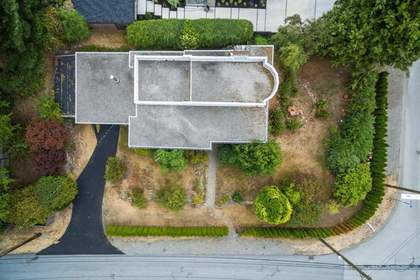 2495-mathers-avenue-dundarave-west-vancouver-03 at 2495 Mathers Avenue, Dundarave, West Vancouver 2495-mathers-avenue-dundarave-west-vancouver-03 at 2495 Mathers Avenue, Dundarave, West Vancouver