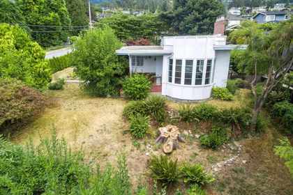 2495-mathers-avenue-dundarave-west-vancouver-05 at 2495 Mathers Avenue, Dundarave, West Vancouver 2495-mathers-avenue-dundarave-west-vancouver-05 at 2495 Mathers Avenue, Dundarave, West Vancouver