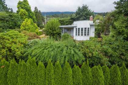 2495-mathers-avenue-dundarave-west-vancouver-07 at 2495 Mathers Avenue, Dundarave, West Vancouver 2495-mathers-avenue-dundarave-west-vancouver-07 at 2495 Mathers Avenue, Dundarave, West Vancouver