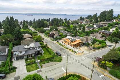 2495-mathers-avenue-dundarave-west-vancouver-09 at 2495 Mathers Avenue, Dundarave, West Vancouver 2495-mathers-avenue-dundarave-west-vancouver-09 at 2495 Mathers Avenue, Dundarave, West Vancouver
