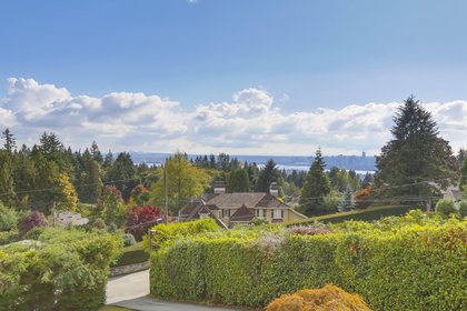 565 KnockmaroonRd_WestVancouver_2 at 565 Knockmaroon Road, British Properties, West Vancouver 565 KnockmaroonRd_WestVancouver_2 at 565 Knockmaroon Road, British Properties, West Vancouver