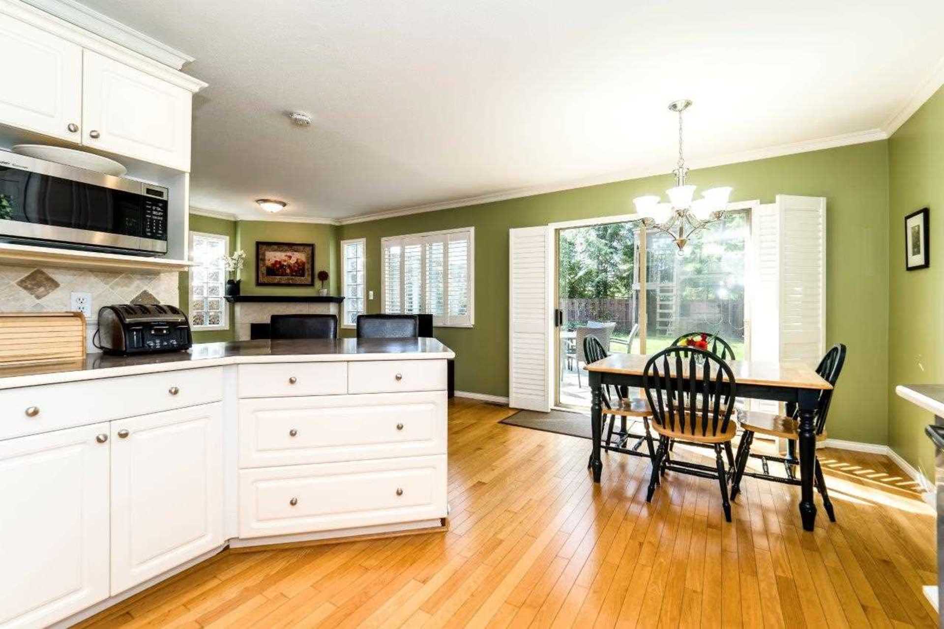 4990 Cedarcrest Avenue, Canyon Heights NV, North Vancouver  by Farshad Zandi - Personal Real Estate Corp. 4990 Cedarcrest Avenue, Canyon Heights NV, North Vancouver