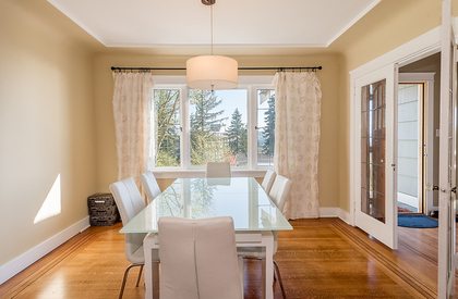 1 at 1027 Clyde Avenue, Sentinel Hill, West Vancouver 1 at 1027 Clyde Avenue, Sentinel Hill, West Vancouver