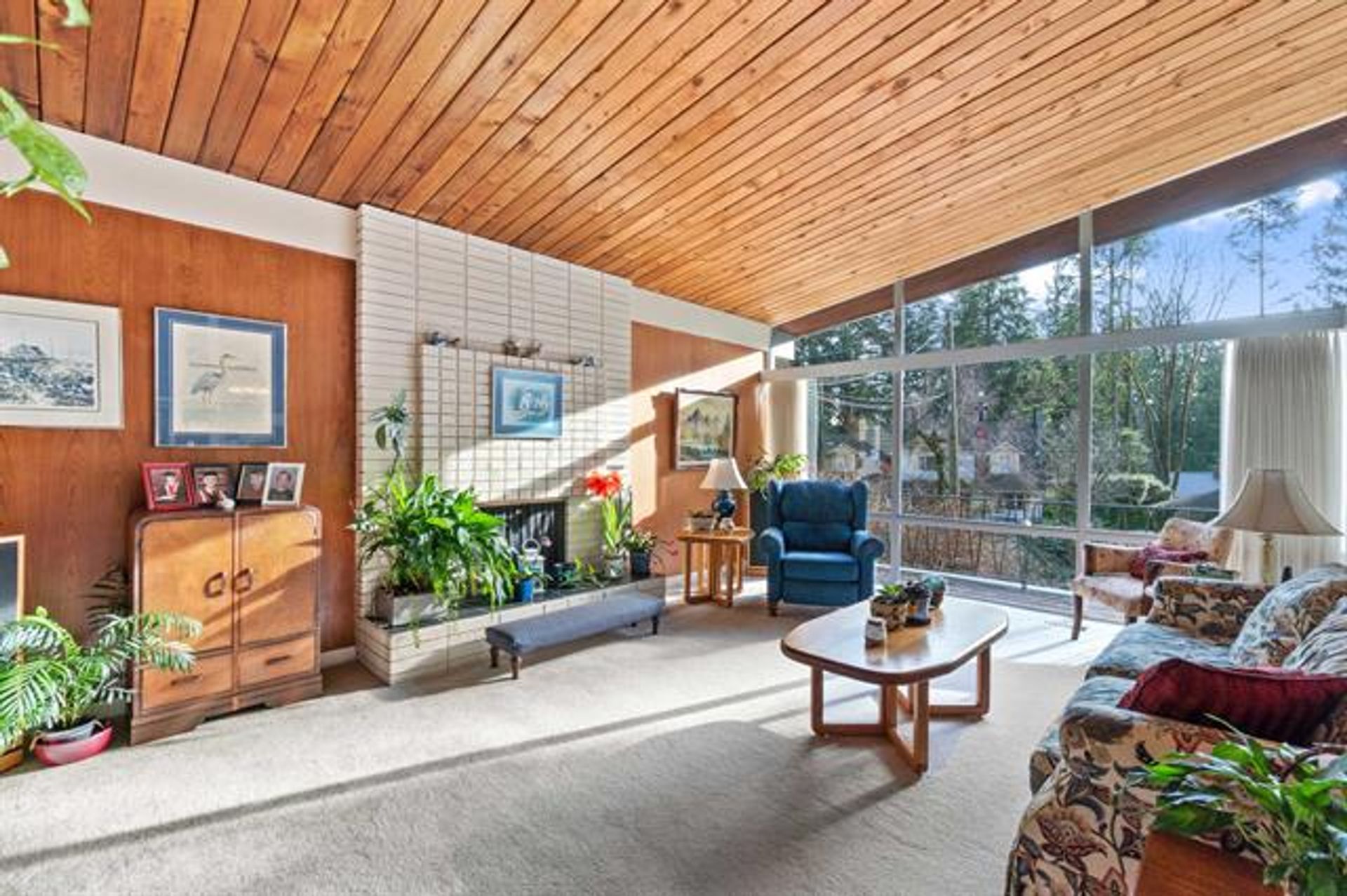 443 Newlands Place, Cedardale, West Vancouver  by Farshad Zandi - Personal Real Estate Corp.  443 Newlands Place, Cedardale, West Vancouver