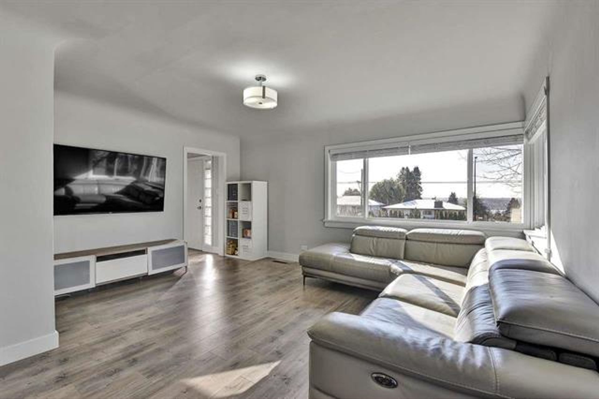 502 -  E Keith Road, Boulevard, North Vancouver  by Farshad Zandi - Personal Real Estate Corp. 502 -  E Keith Road, Boulevard, North Vancouver