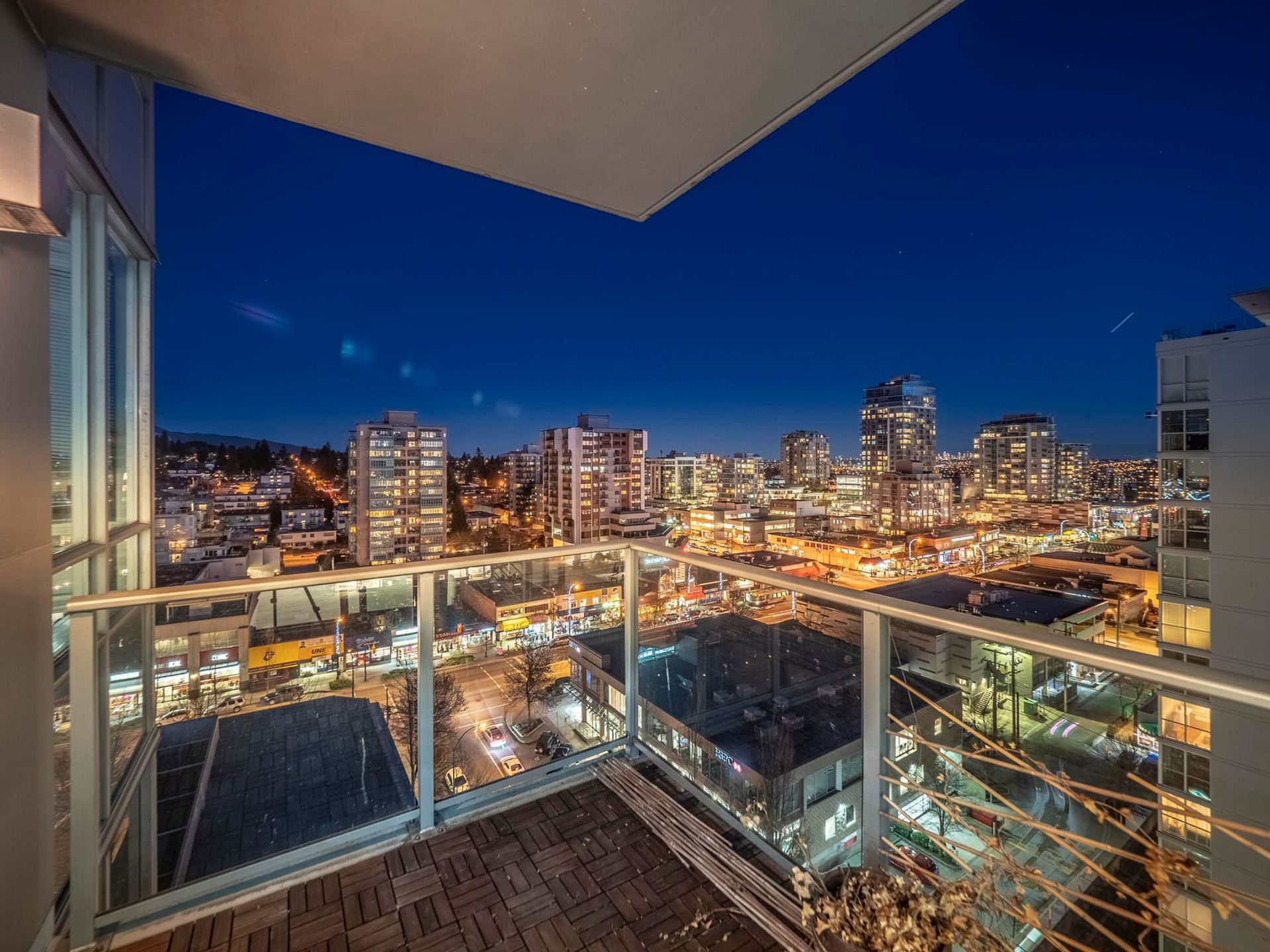 1204 - 120 W 16th Street, Central Lonsdale, North Vancouver  by Farshad Zandi - Personal Real Estate Corp. 1204 - 120 W 16th Street, Central Lonsdale, North Vancouver