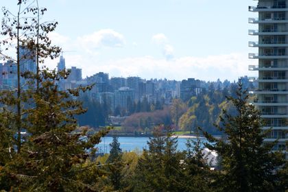 2 at 1114 - 2012 Fullerton Avenue, Pemberton NV, North Vancouver 2 at 1114 - 2012 Fullerton Avenue, Pemberton NV, North Vancouver