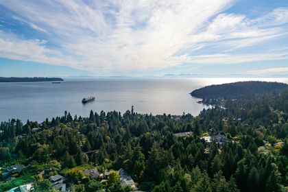 4135-burkehill-place-bayridge-west-vancouver-39 at 4135 Burkehill Place, Bayridge, West Vancouver 4135-burkehill-place-bayridge-west-vancouver-39 at 4135 Burkehill Place, Bayridge, West Vancouver