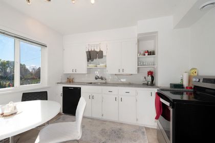 356-w-23rd-street-central-lonsdale-north-vancouver-09 at 356 W 23rd Street, Central Lonsdale, North Vancouver 356-w-23rd-street-central-lonsdale-north-vancouver-09 at 356 W 23rd Street, Central Lonsdale, North Vancouver