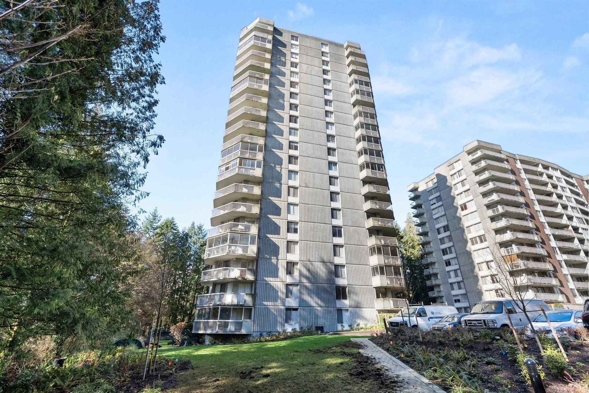 201 - 2024 Fullerton Avenue, Pemberton NV, North Vancouver  by Farshad Zandi - Personal Real Estate Corp. 201 - 2024 Fullerton Avenue, Pemberton NV, North Vancouver