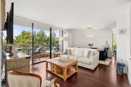 650-16th-street-ambleside-west-vancouver-07 at 704 - 650 16th Street, Ambleside, West Vancouver