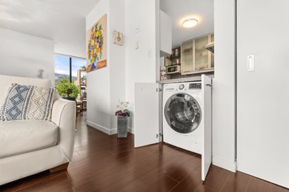 650-16th-street-ambleside-west-vancouver-12 at 704 - 650 16th Street, Ambleside, West Vancouver