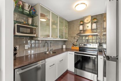 650-16th-street-ambleside-west-vancouver-22 at 704 - 650 16th Street, Ambleside, West Vancouver