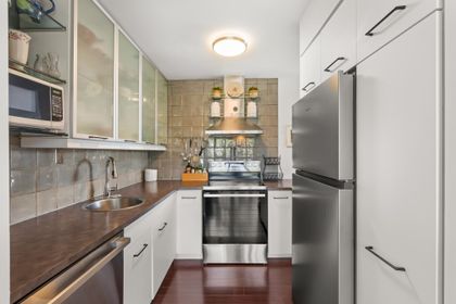 650-16th-street-ambleside-west-vancouver-23 at 704 - 650 16th Street, Ambleside, West Vancouver