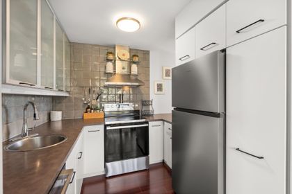 650-16th-street-ambleside-west-vancouver-24 at 704 - 650 16th Street, Ambleside, West Vancouver