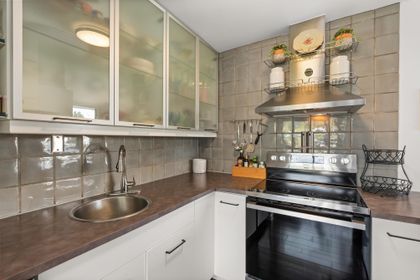 650-16th-street-ambleside-west-vancouver-25 at 704 - 650 16th Street, Ambleside, West Vancouver
