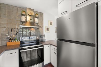 650-16th-street-ambleside-west-vancouver-26 at 704 - 650 16th Street, Ambleside, West Vancouver