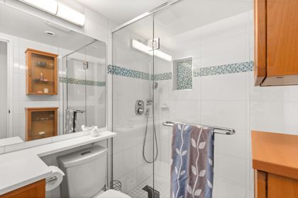 650-16th-street-ambleside-west-vancouver-31 at 704 - 650 16th Street, Ambleside, West Vancouver