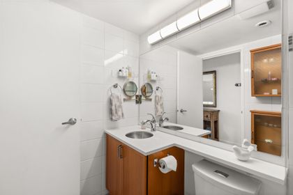 650-16th-street-ambleside-west-vancouver-32 at 704 - 650 16th Street, Ambleside, West Vancouver