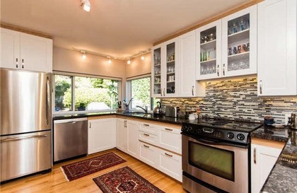 3381-Mathers3 at 3381 Mathers Avenue, Westmount WV, West Vancouver 3381-Mathers3 at 3381 Mathers Avenue, Westmount WV, West Vancouver