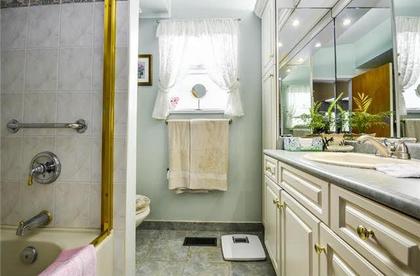 2851-AURORA-ROAD4 at 2851 Aurora Road, Edgemont, North Vancouver 2851-AURORA-ROAD4 at 2851 Aurora Road, Edgemont, North Vancouver