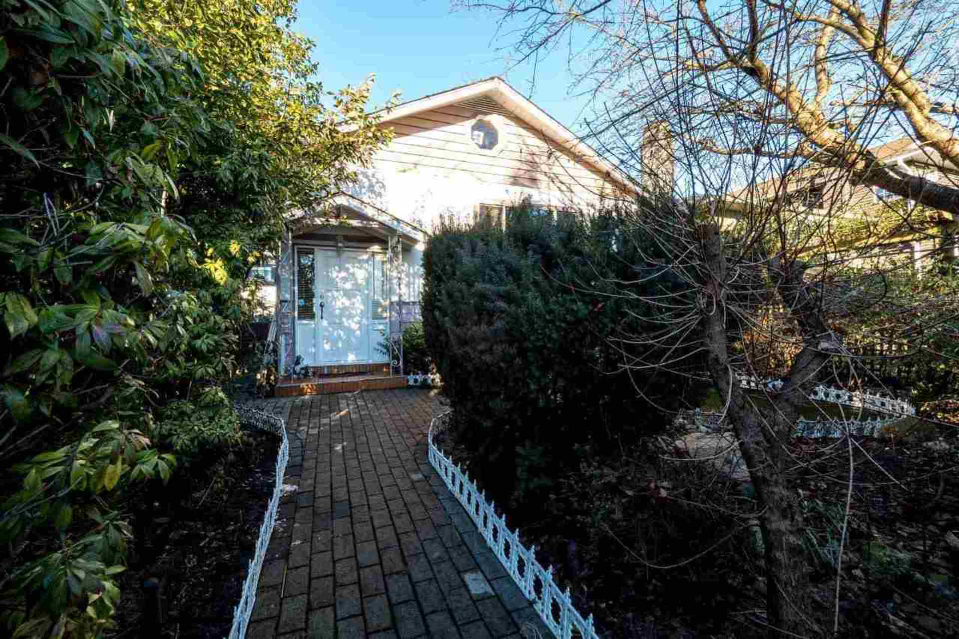 232 W  Street, Upper Lonsdale, North Vancouver  by Farshad Zandi - Personal Real Estate Corp. 232 W  Street, Upper Lonsdale, North Vancouver