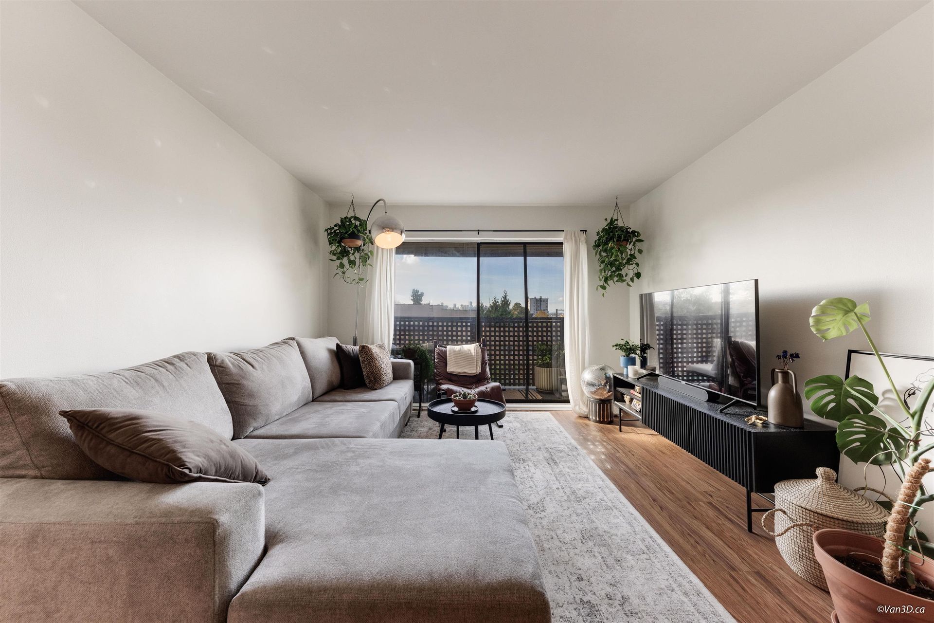 408 - 2215 Dundas Street, Hastings, Vancouver East photo number 1