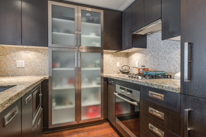Kitchen at 1001 - 1055 Richards Street, Yaletown, Vancouver West