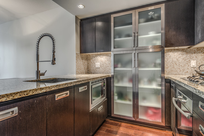 Kitchen at 1001 - 1055 Richards Street, Yaletown, Vancouver West