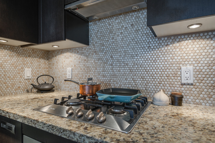 Kitchen at 1001 - 1055 Richards Street, Yaletown, Vancouver West