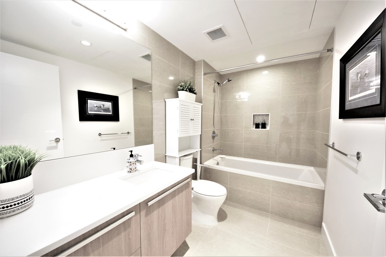 bathroom1 at 419 - 2738 Library Lane, Lynn Valley, North Vancouver