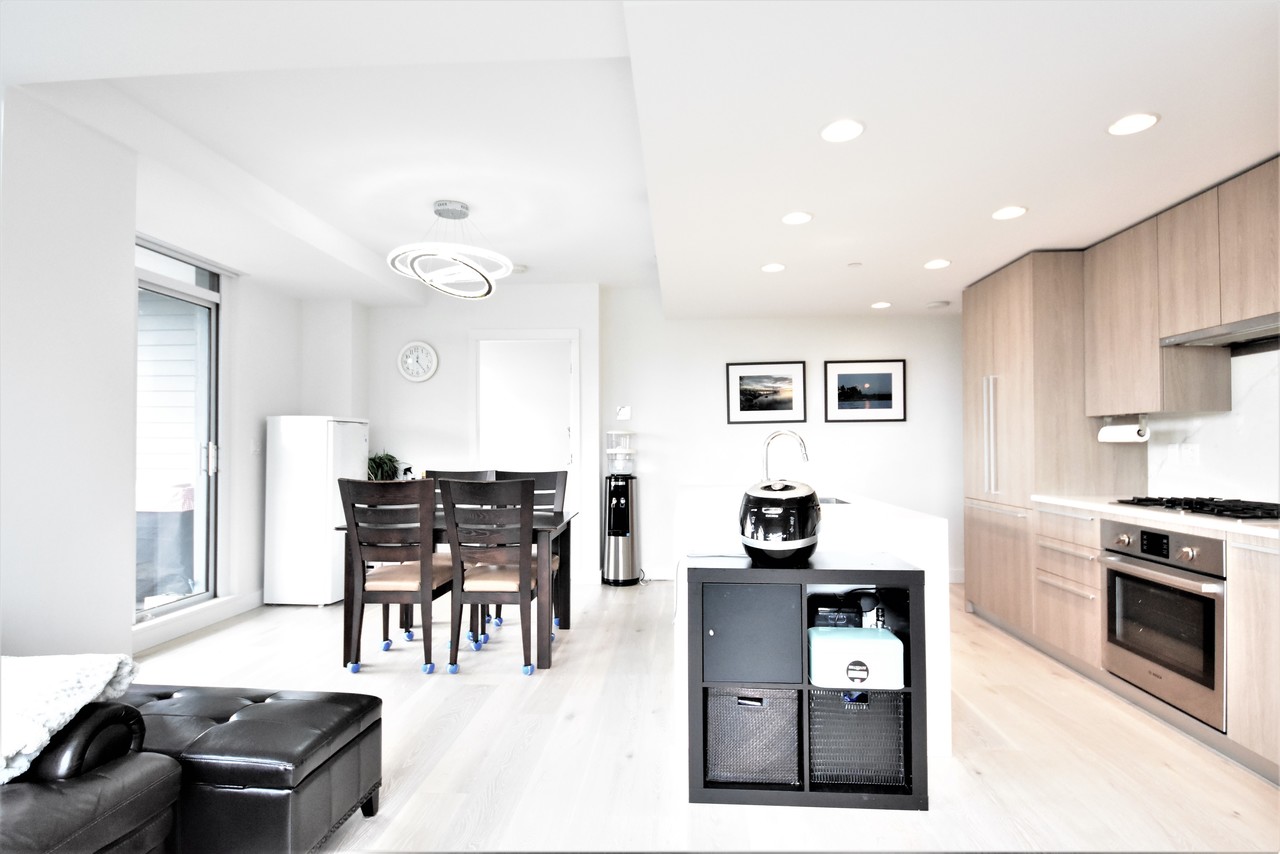 kitchen3 at 419 - 2738 Library Lane, Lynn Valley, North Vancouver