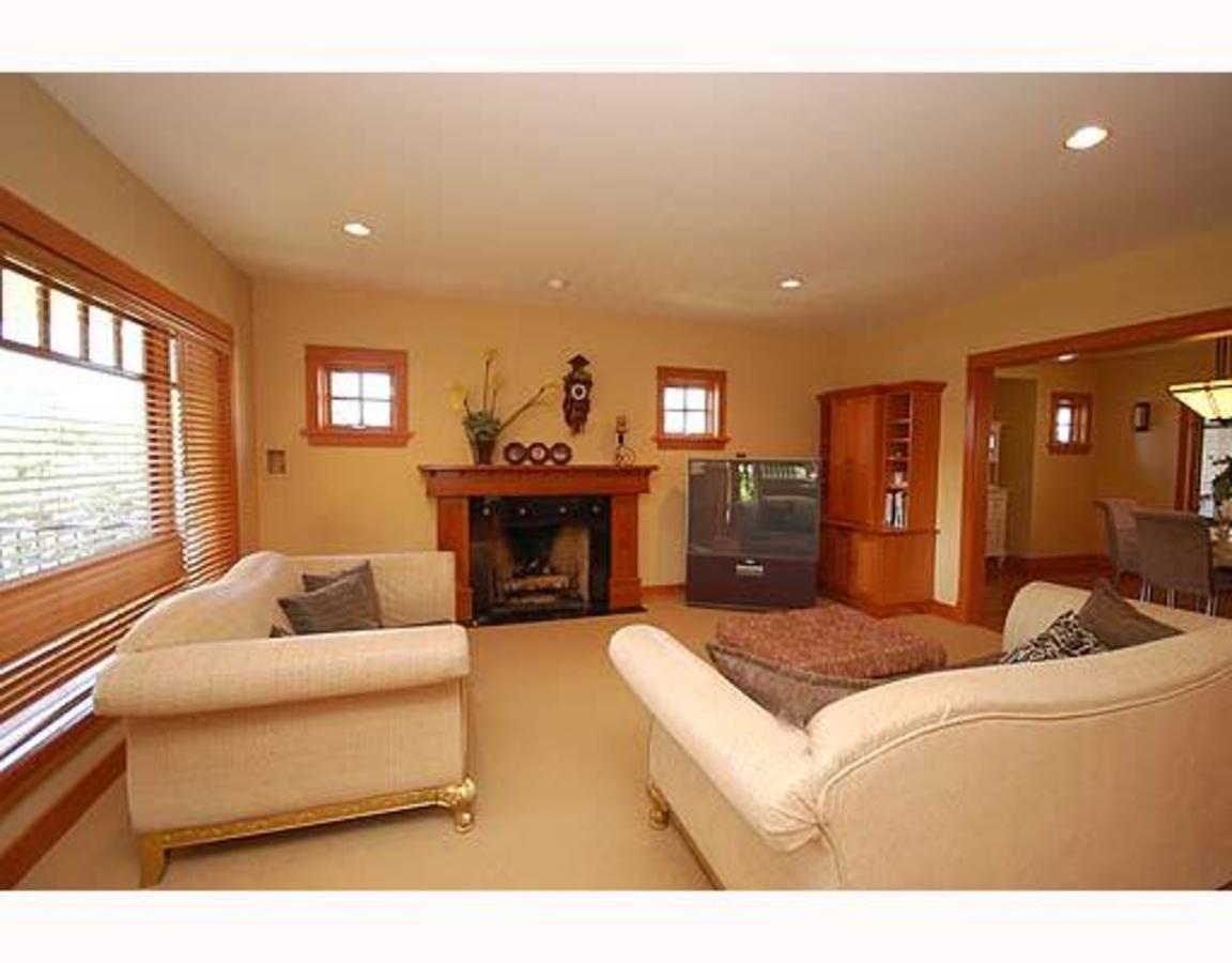 V802792_201_19.jpg at 2082 Lorraine Ave, Coquitlam West, Coquitlam